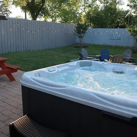 Downtown 3Br Gem - Hot Tub - Covered Parking - Fenced Yard